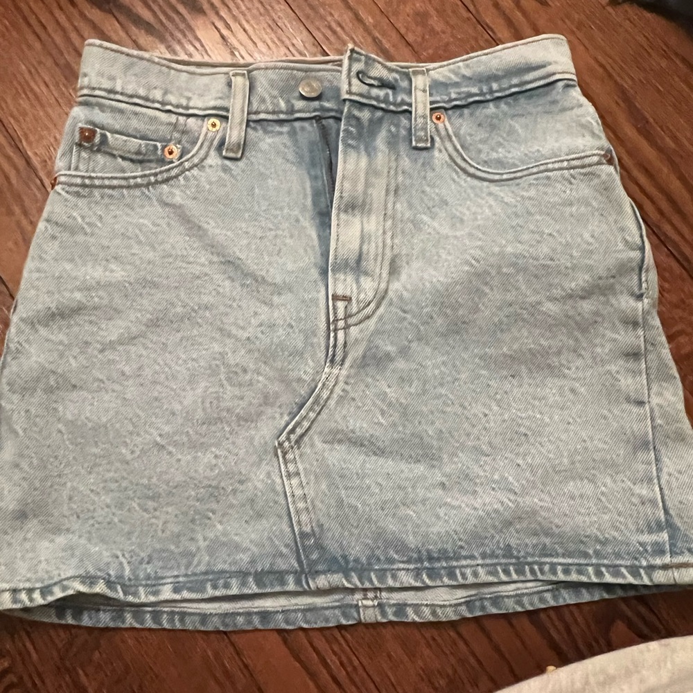 levi’s jean skirt